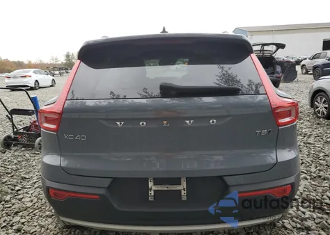 2021 Volvo Xc40 T5 Momentum z USA, uszkodzony, nr VIN YV4162UK7M2395151